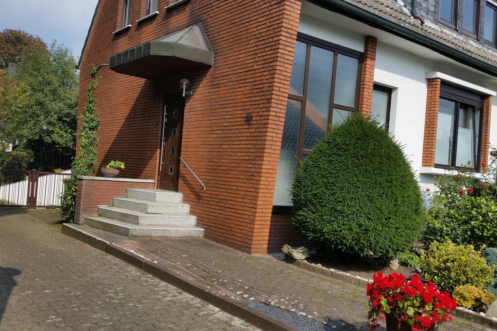 Aussenansicht mit separatem Eingang