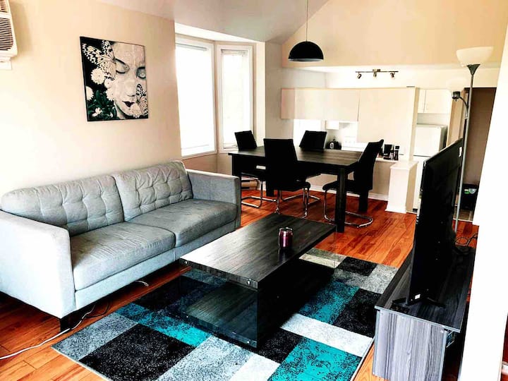 SaintLaurent Vacation Rentals & Homes SaintLaurent, Montreal