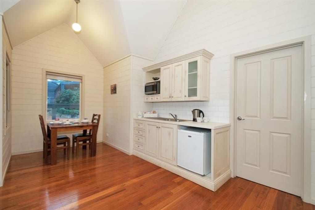 Kitchenette - Acorn Cottage
