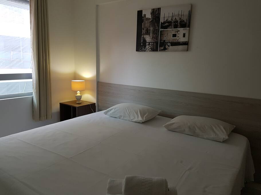 Quarto com cama de casal