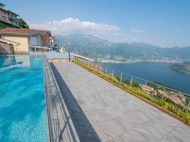 VanGogh-beautiful lake Iseo view and swimming pool gallery image 5