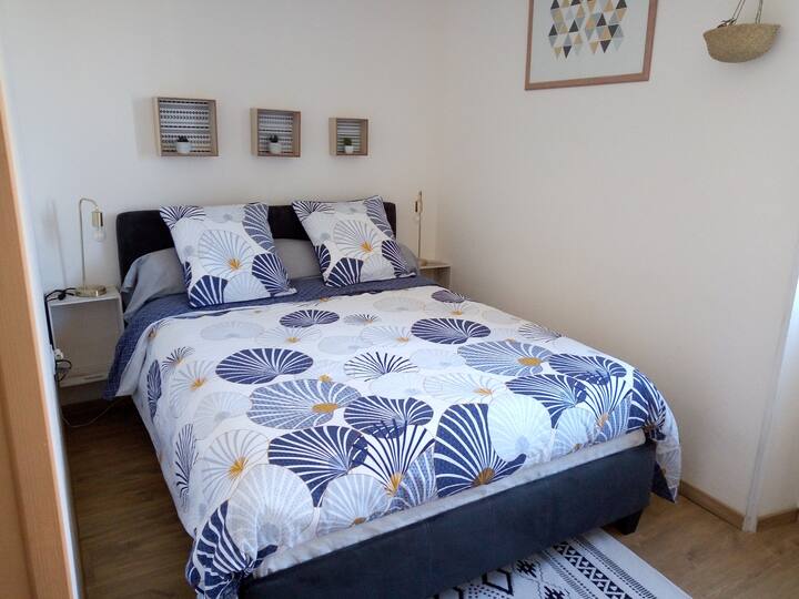 2ª habitación, unos 10 M2 con vistas al jardín