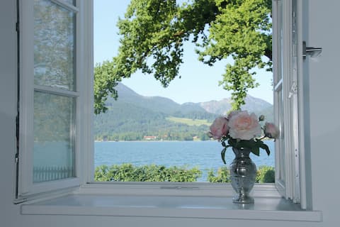 PALACE AM SEE****