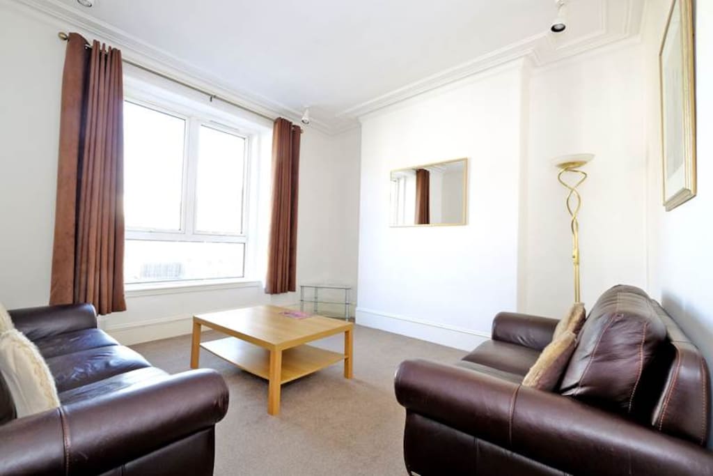 Spacious living room