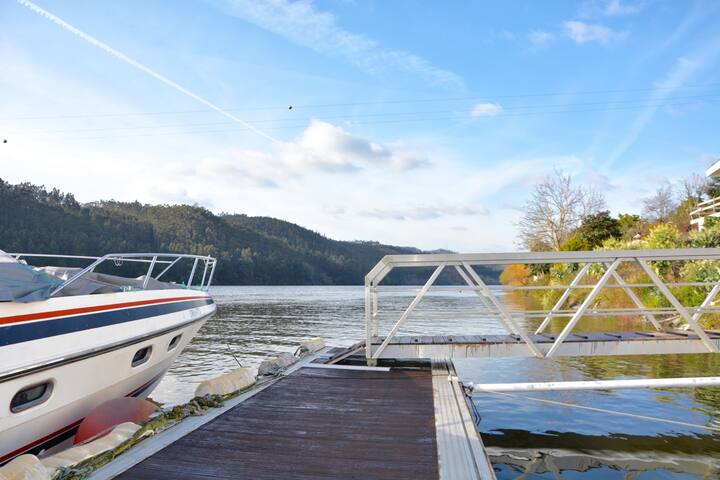 Porto River Villa | Luxury & Nature (w/boat dock) gallery image 5