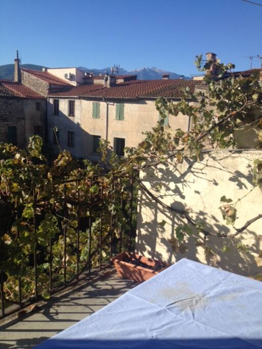 View from the terrasse, Vue de la terrasse