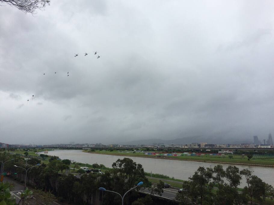 窗戶外的美景 The view via window -2