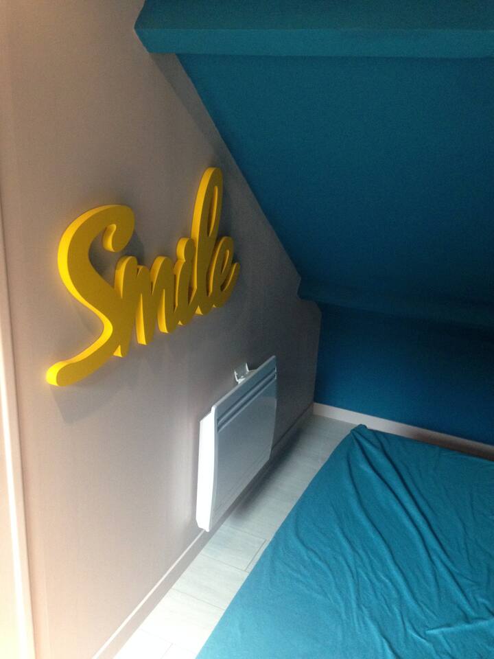  楼上阁楼有两间卧室