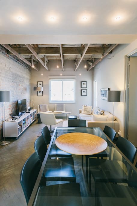 Open plan lounge kitchen area