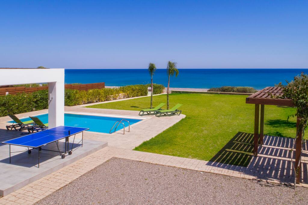 Superior Beach Villa in Rhodes