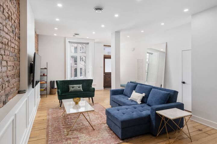 Chic & Spacious Plateau Hideaway – Sleeps 4+ gallery image 3