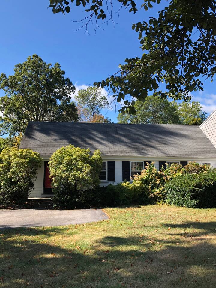 Private, two bedroom cottage, walk to everything !