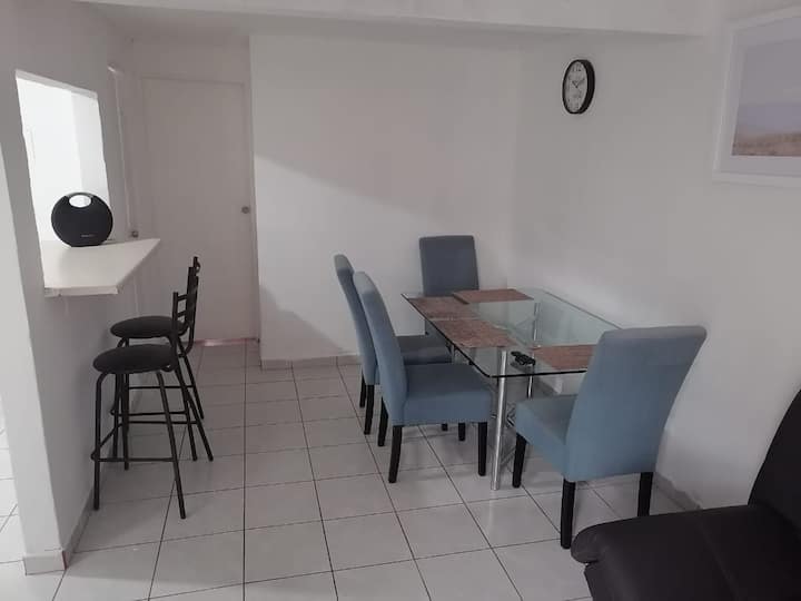 Casa En Privada Con Estacionamiento, áRea Segura. - Tijuana