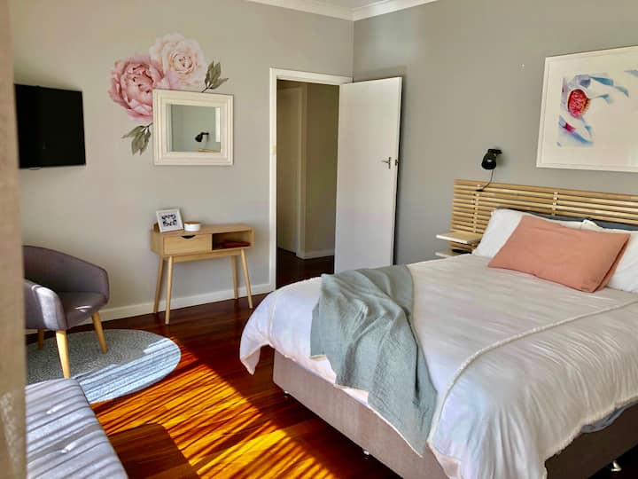 Spavaća soba 1 bračni krevet (1,6x2)