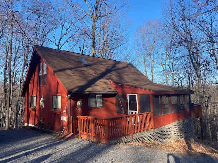 The Wigwam — Cozy Cabin in The Woods Cabins for Rent in Hedgesville