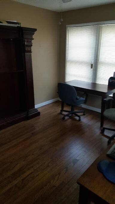 Office with space for your air matress