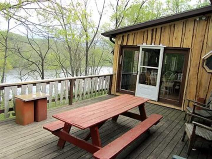 Captain's Lodge On The Rapids - Luray, VA