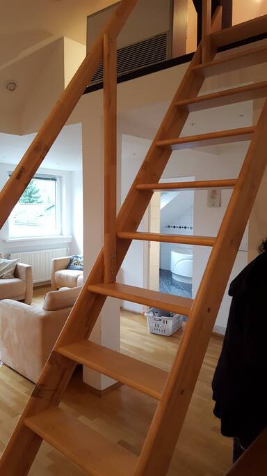 Treppe zur Mansarde