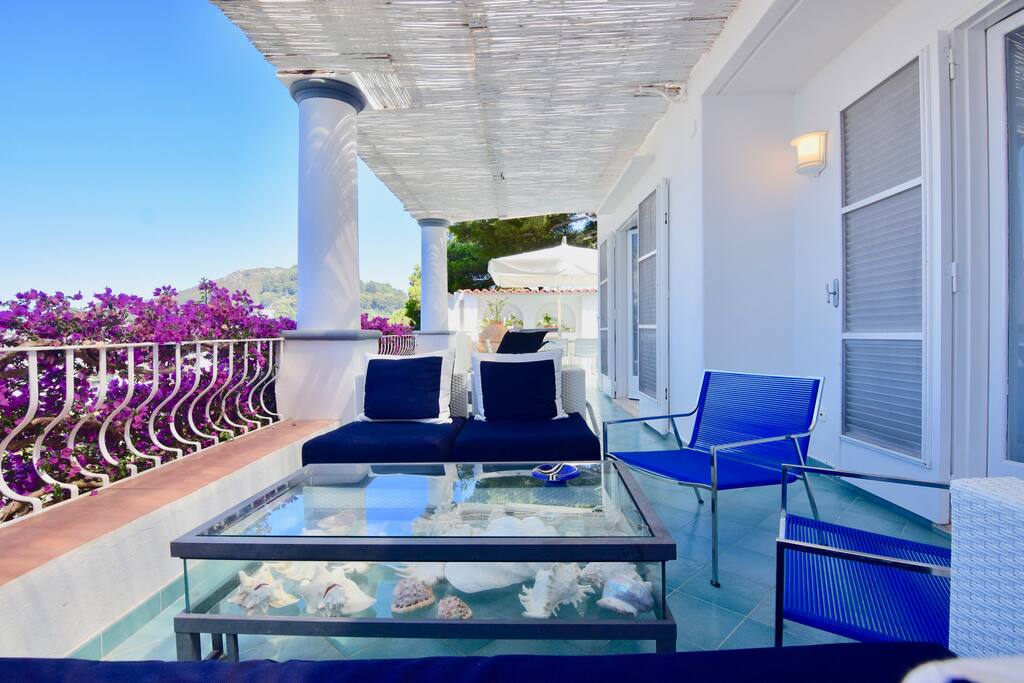 70m2 of Balcony space with an open view of paradise