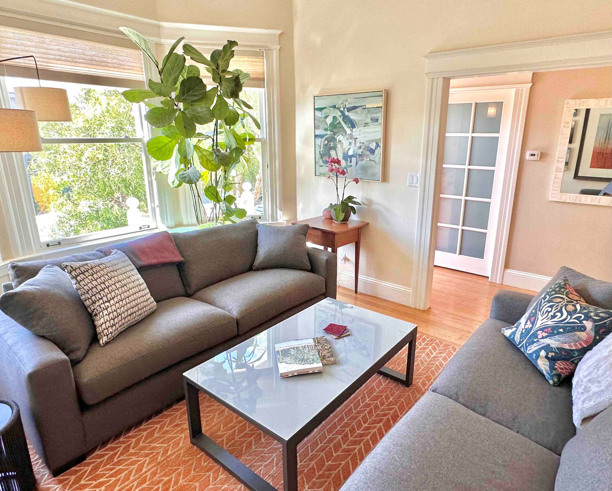 Home in San Francisco · ★4.95 · 3 bedrooms · 3 beds · 1.5 baths - Image 4