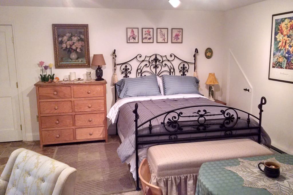 Queen Bed with dresser and clothes closet