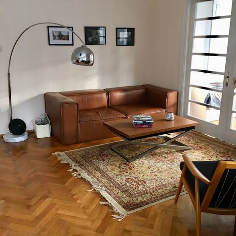 Charming and spacious family apartment with yard