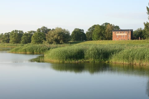 Hafenmühle Kienitz mit Blick über die Oder