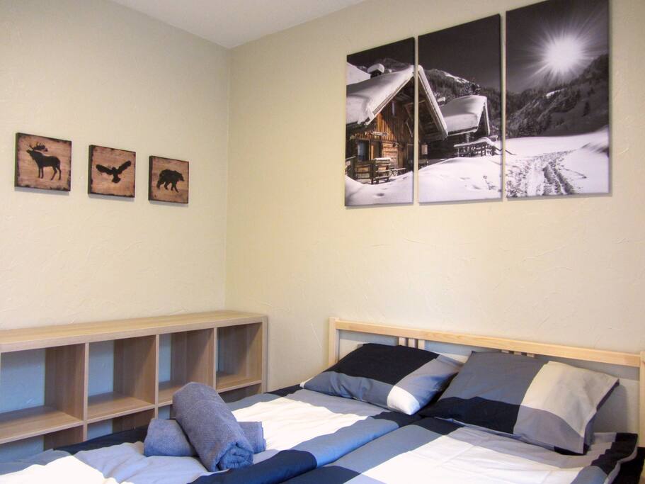 Bedroom 1 (double bed)