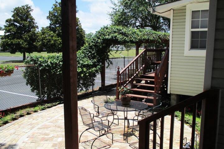 Downtown, small,  nice private studio apartment.