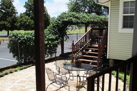 Downtown, small,  nice private studio apartment.