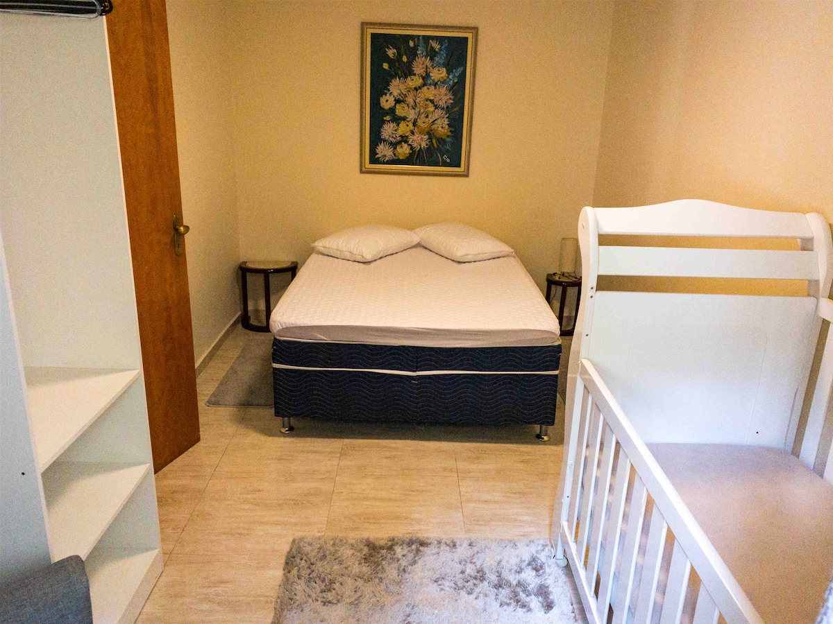 Habitación 3 con cuna 