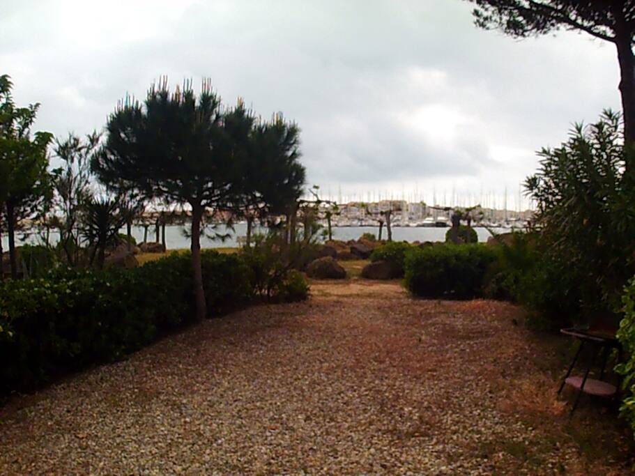 jardin donnant sur plage privée