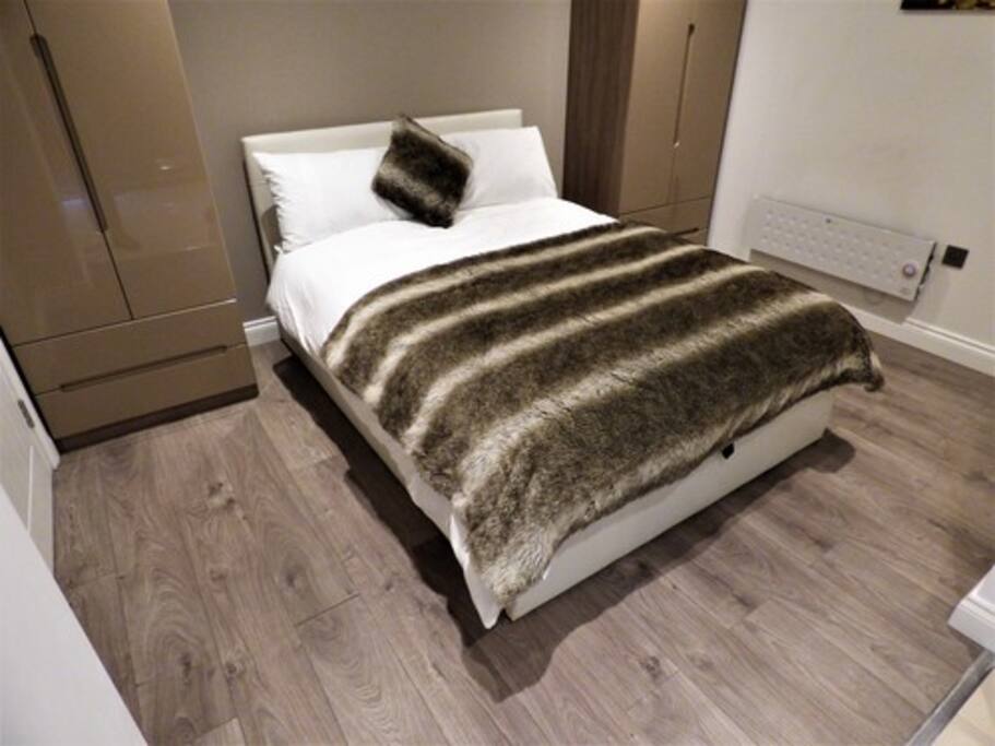 Luxury Double Bedroom Studio with Luxury Egyptian cotton bedding