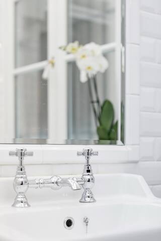 Un écrin de raffinement sur la rive gauche de Lyon gallery image 2