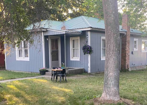 Cozy Cottage near the river!
