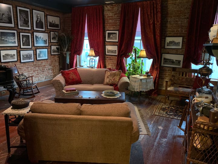 Cody's Rest - An Incredible Victorian Experience