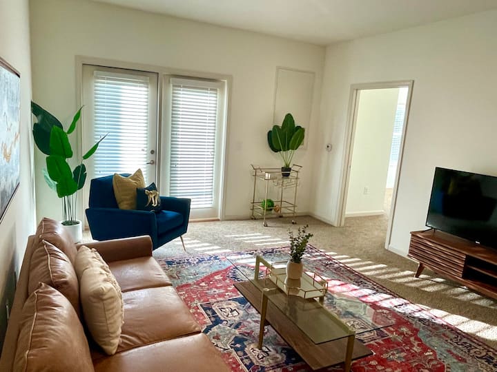 Convenient, King Beds, Location! - Goose Creek, SC