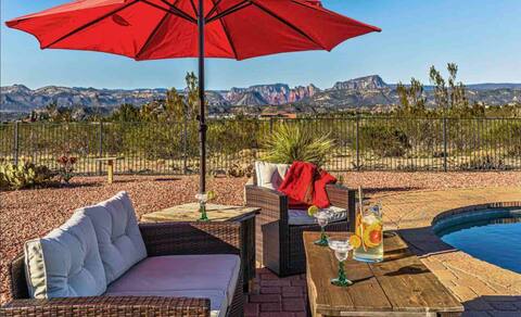 Stargazers Private Paradise with Pool and Hot Tub!
