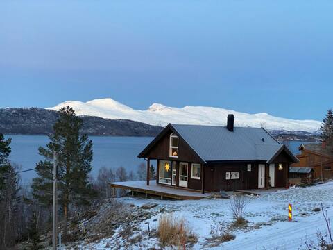 Cottage by the sea with nice hiking areas