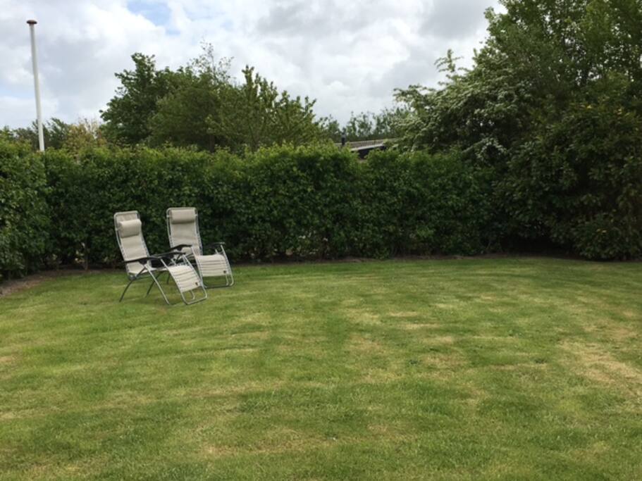 Grote tuin met volledige privacy