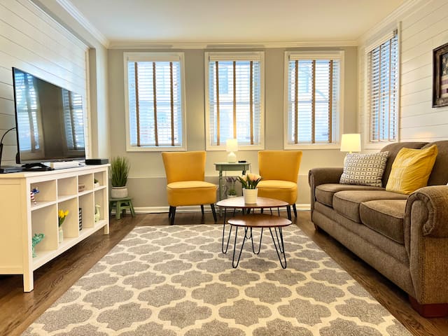 Lincoln Pk-Kingbed-fast WIFI-Parking-crib-roofdeck