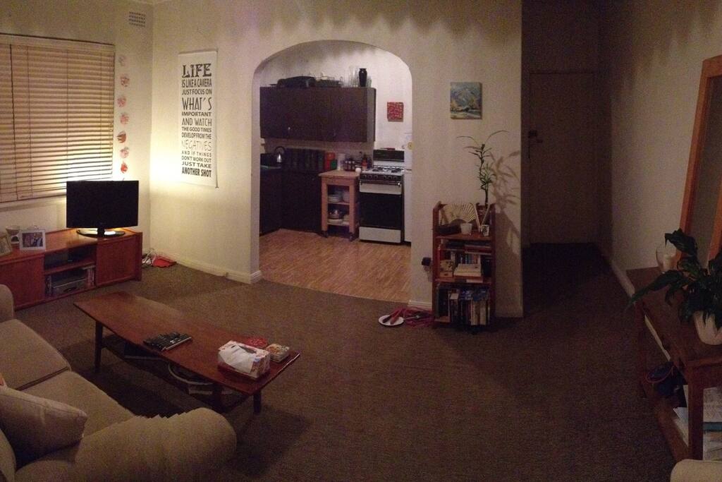 Good size kitchen and lounge.