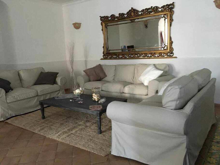 Ampia sala disponibiloe per eventi e presentazioni