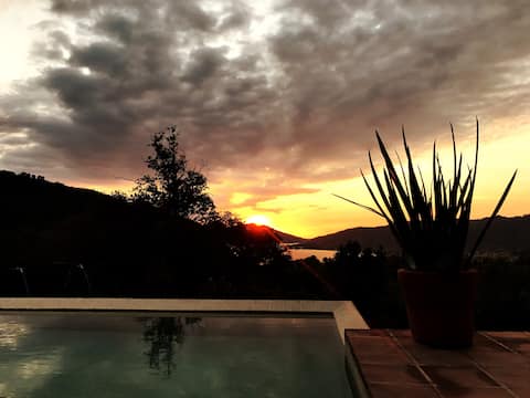 Casa Pipiol ( Valle de Bravo )