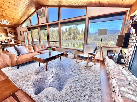 Calming Cottage w/ Breathtaking View Near Lake!