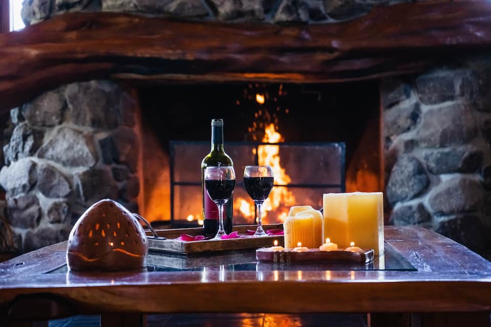 A log lodge on the shore of Lake Nahuel Huapi, San Carlos de Bariloche, Río Negro, Argentina, photo 3 of 10