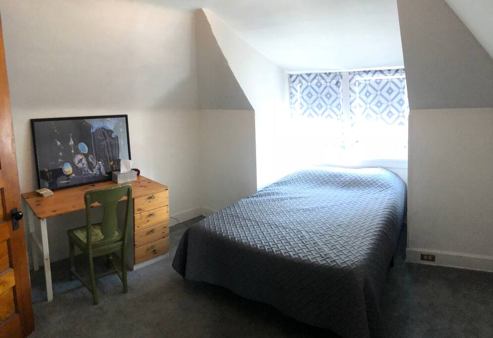 Additional third floor bedroom, across the hall from the other bedroom.