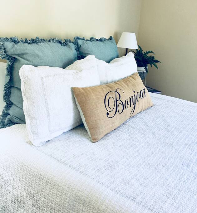Large private room with queen size bed.
