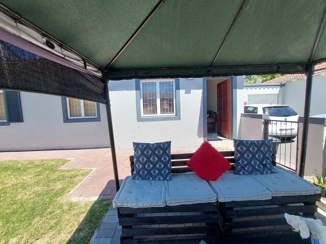 Flower house Entire gallery image 2