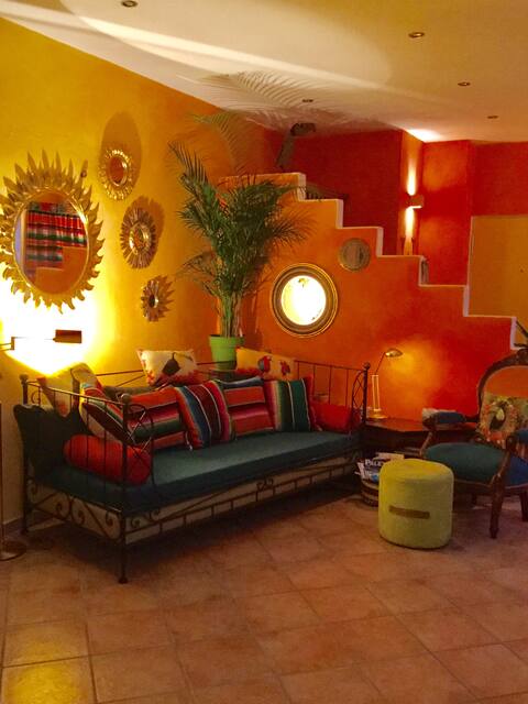 Other World Bochum, 50 sqm full of color and light